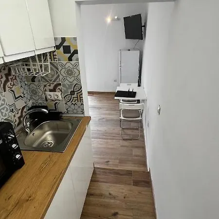 Great 300m From The Apartment